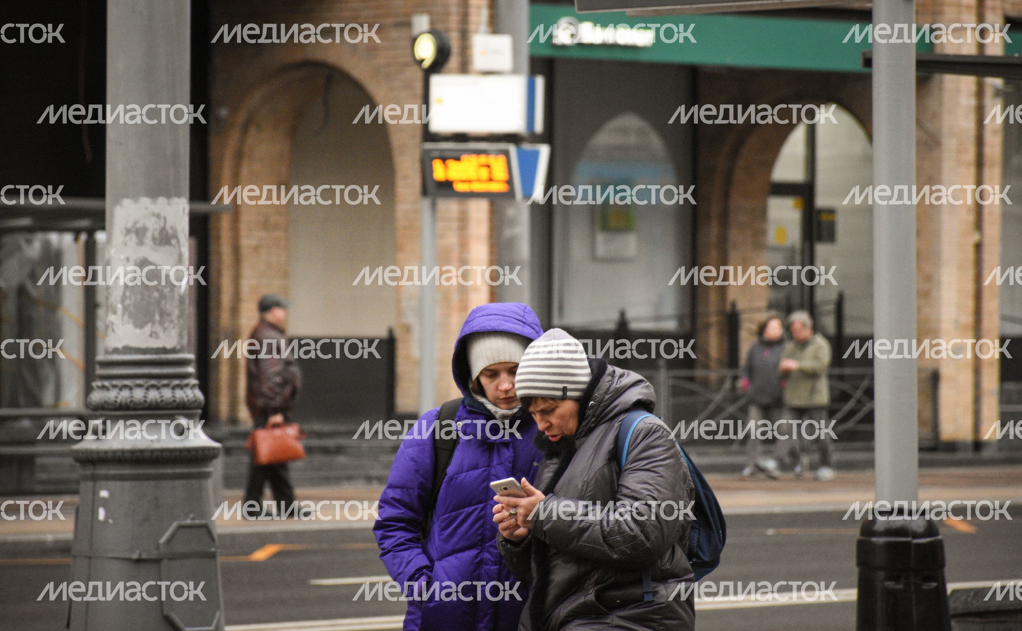 Повседневная жизнь города в Москве осенью