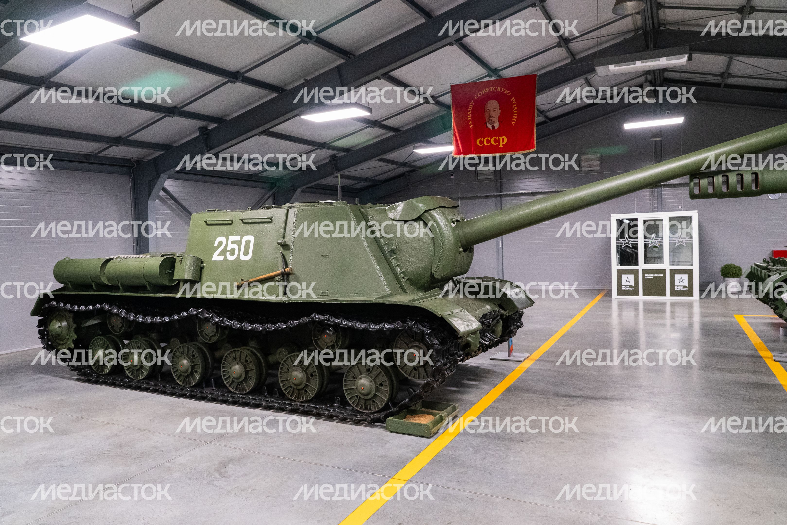 Танковый музей в парке "Патриот"