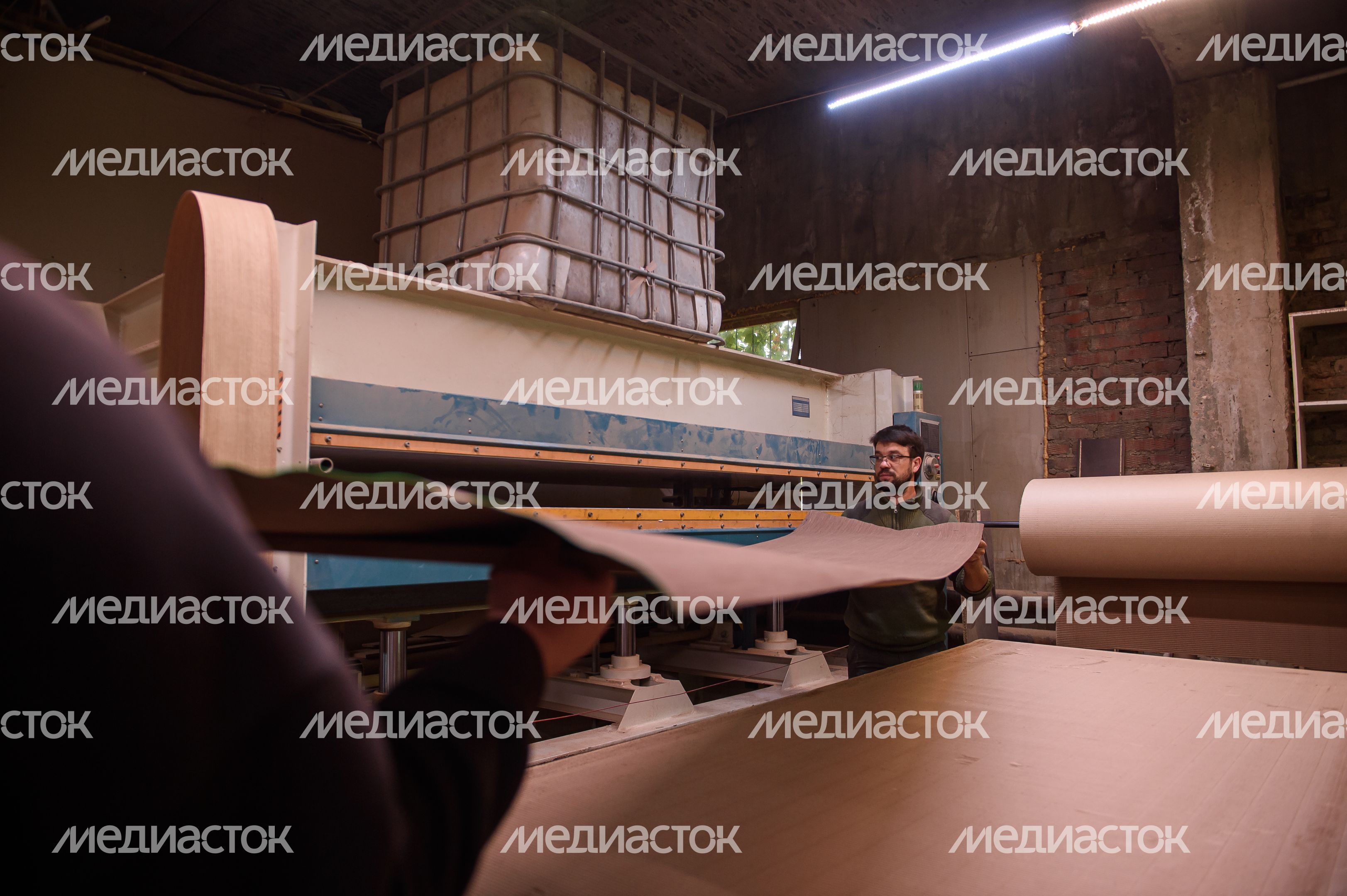 Подмосковное производство гардеробных систем Monoform Подмосковное производство гардеробных систем Monoform