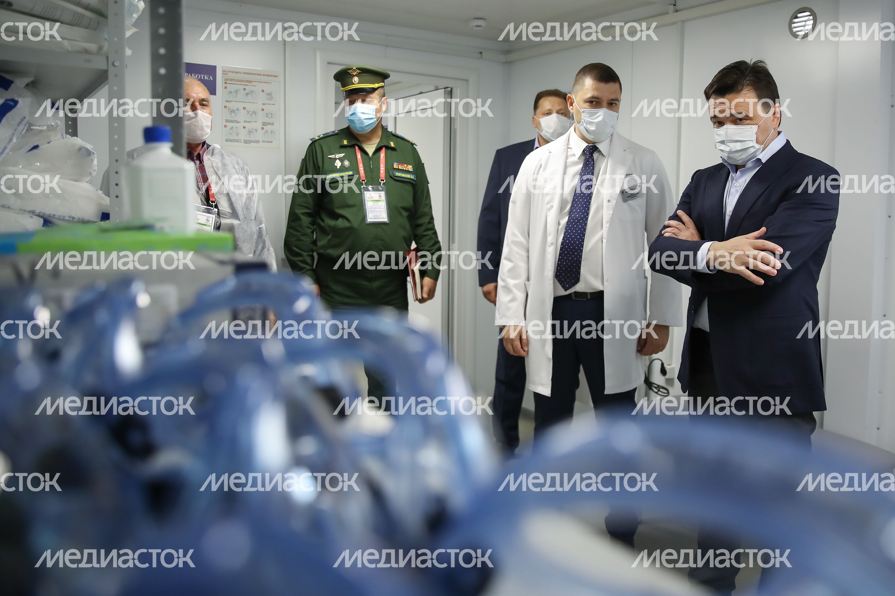 Проверка губернатором Подмосковья готовности к открытию временного инфекционного центра, развернутого на базе конгрессно-выставочного центра «Патриот»