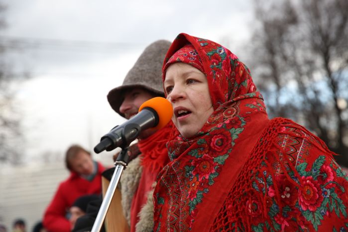 Масленичные гуляния в парке Горького в Москве