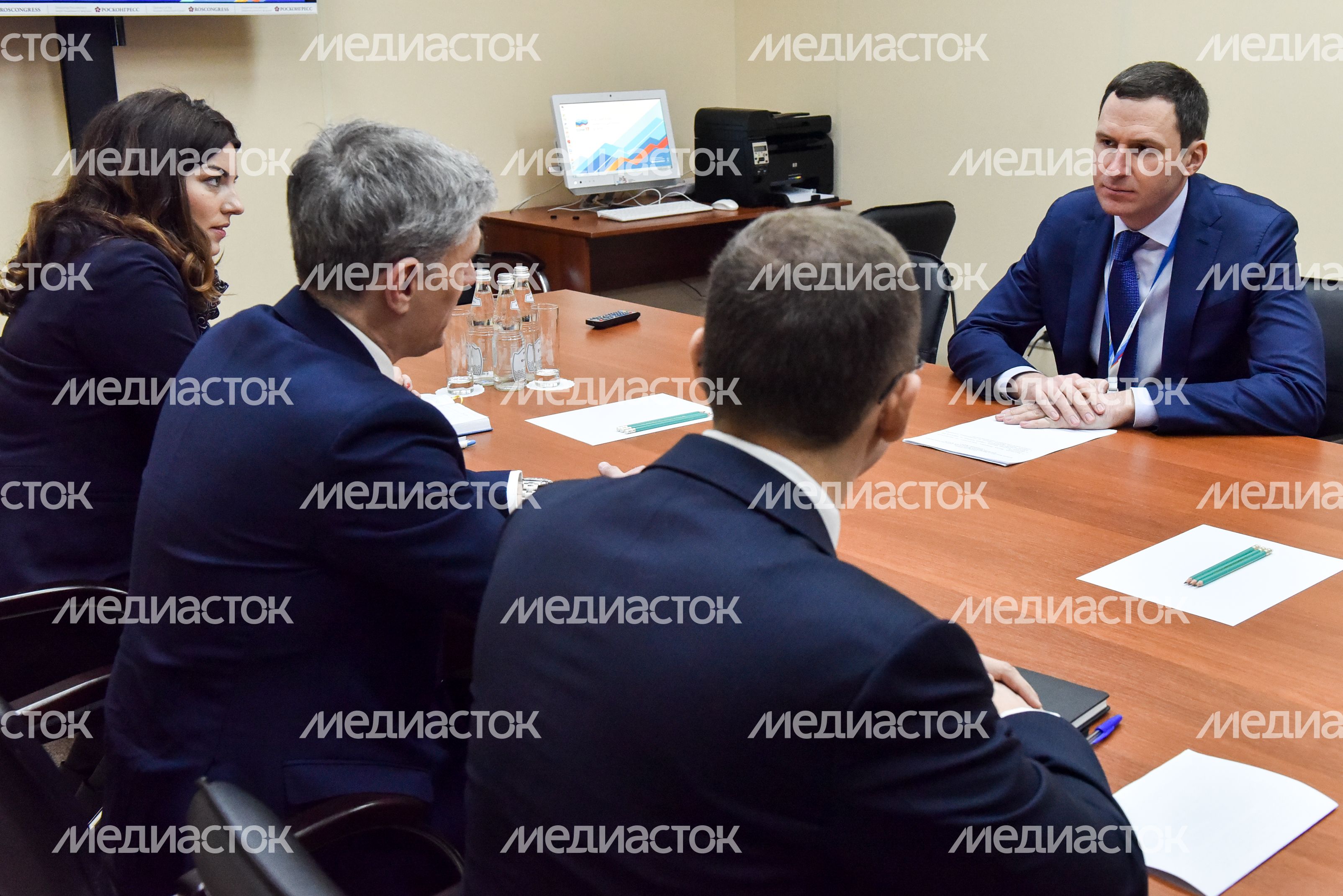 Встреча представителей правительства Подмосковья и компаний Метро и Mars прошла в рамках форума в Сочи