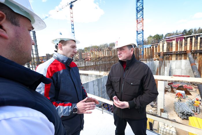 Проверка Губернатором Подмосковья хода строительства Московской областной детской больницы