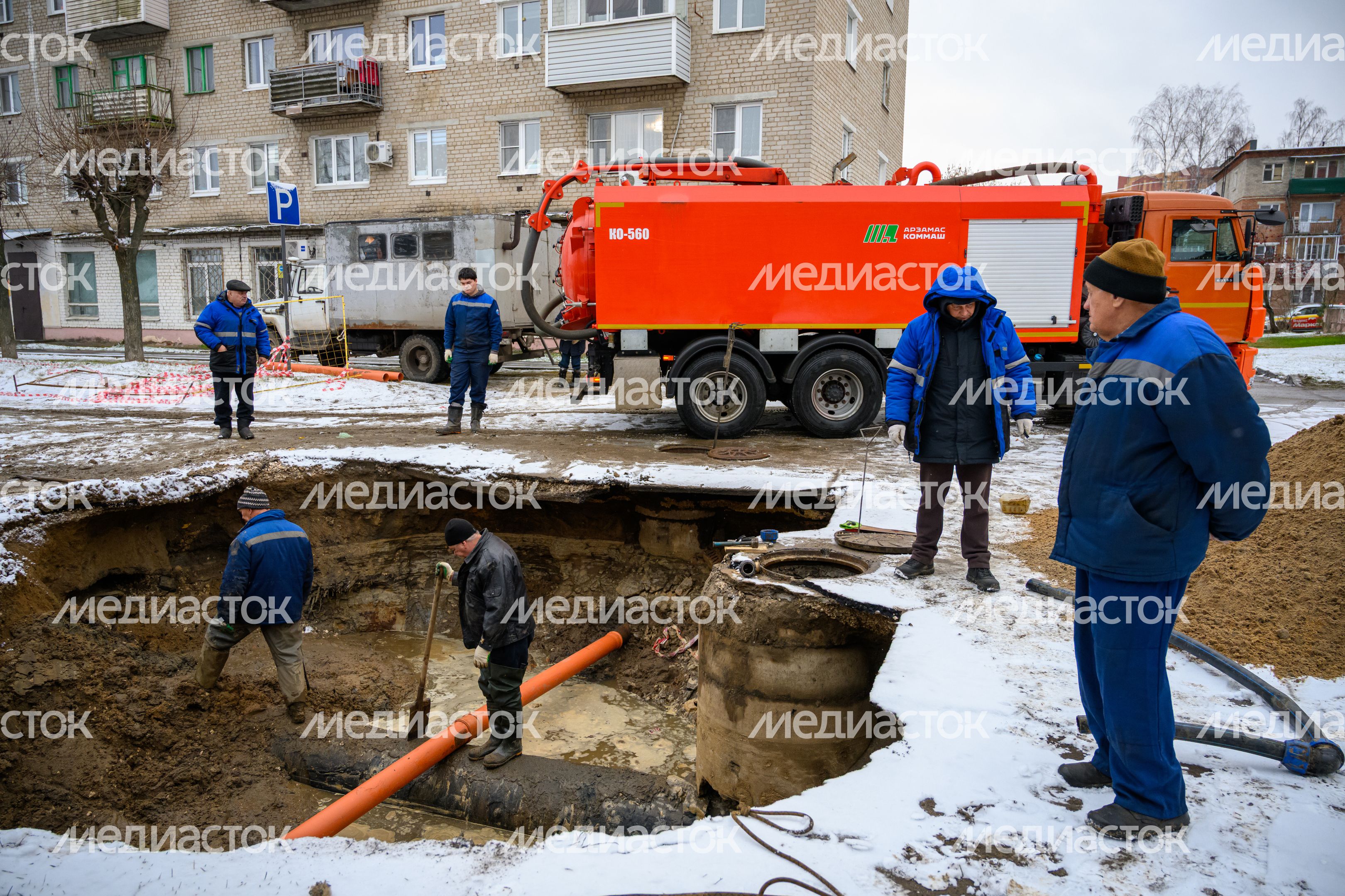 Рабочие Мособлводоканала провели техобслуживание инфраструктуры водоснабжения Павловского Посада Рабочие Мособлводоканала провели техобслуживание инфраструктуры водоснабжения Павловского Посада