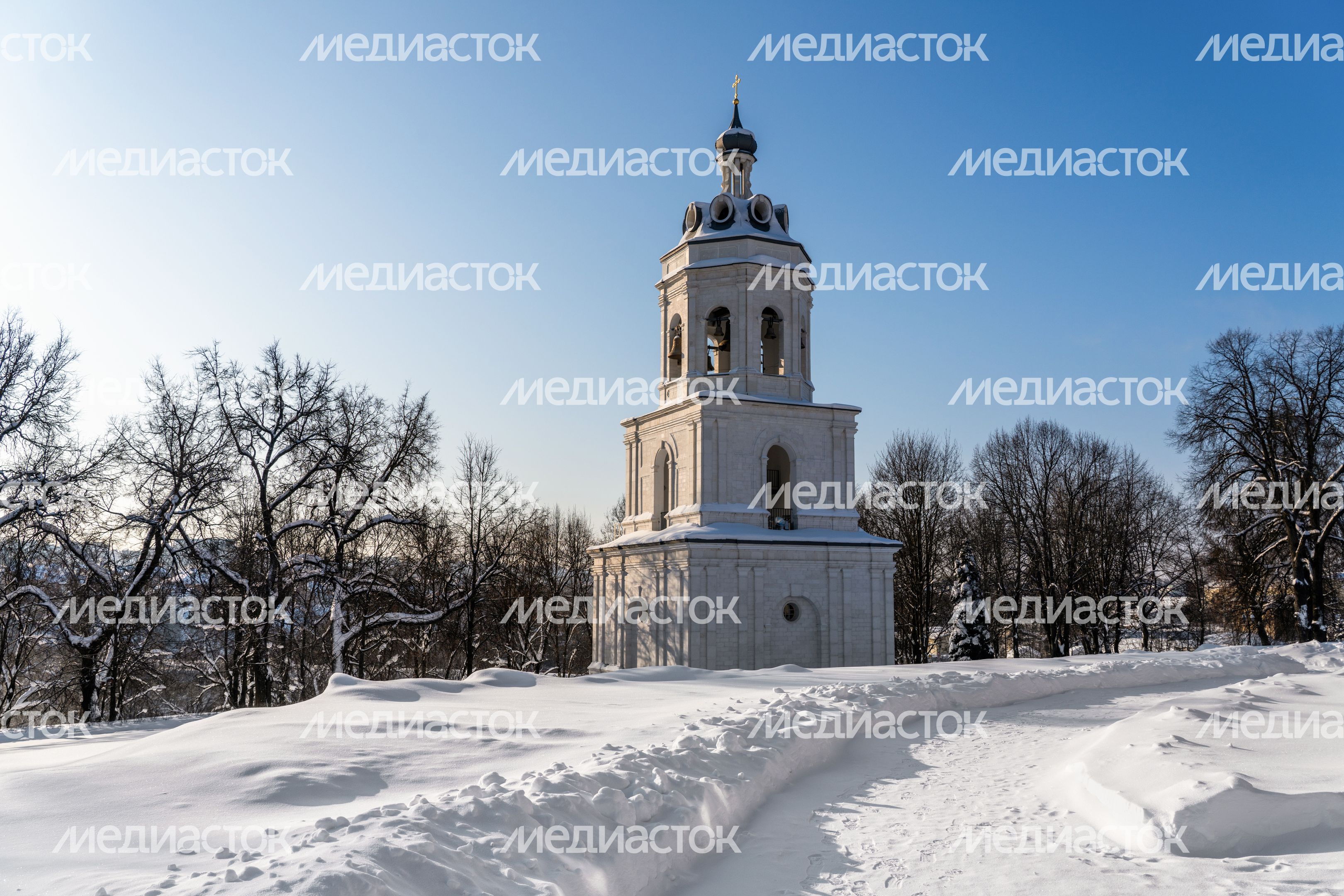 Церковь иконы Божьей Матери Знамение в поселке Дубровицы в Подольске Церковь иконы Божьей Матери Знамение в поселке Дубровицы в Подольске