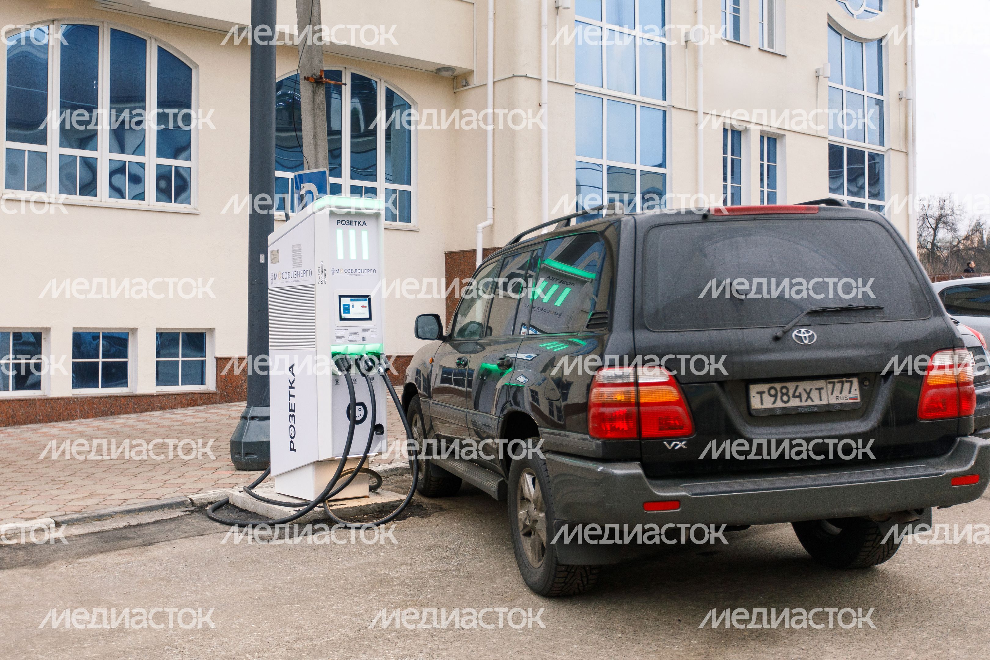 Новая электрозарядная станция (ЭЗС) на ул. Соборная в Ногинске Новая электрозарядная станция (ЭЗС) на ул. Соборная в Ногинске