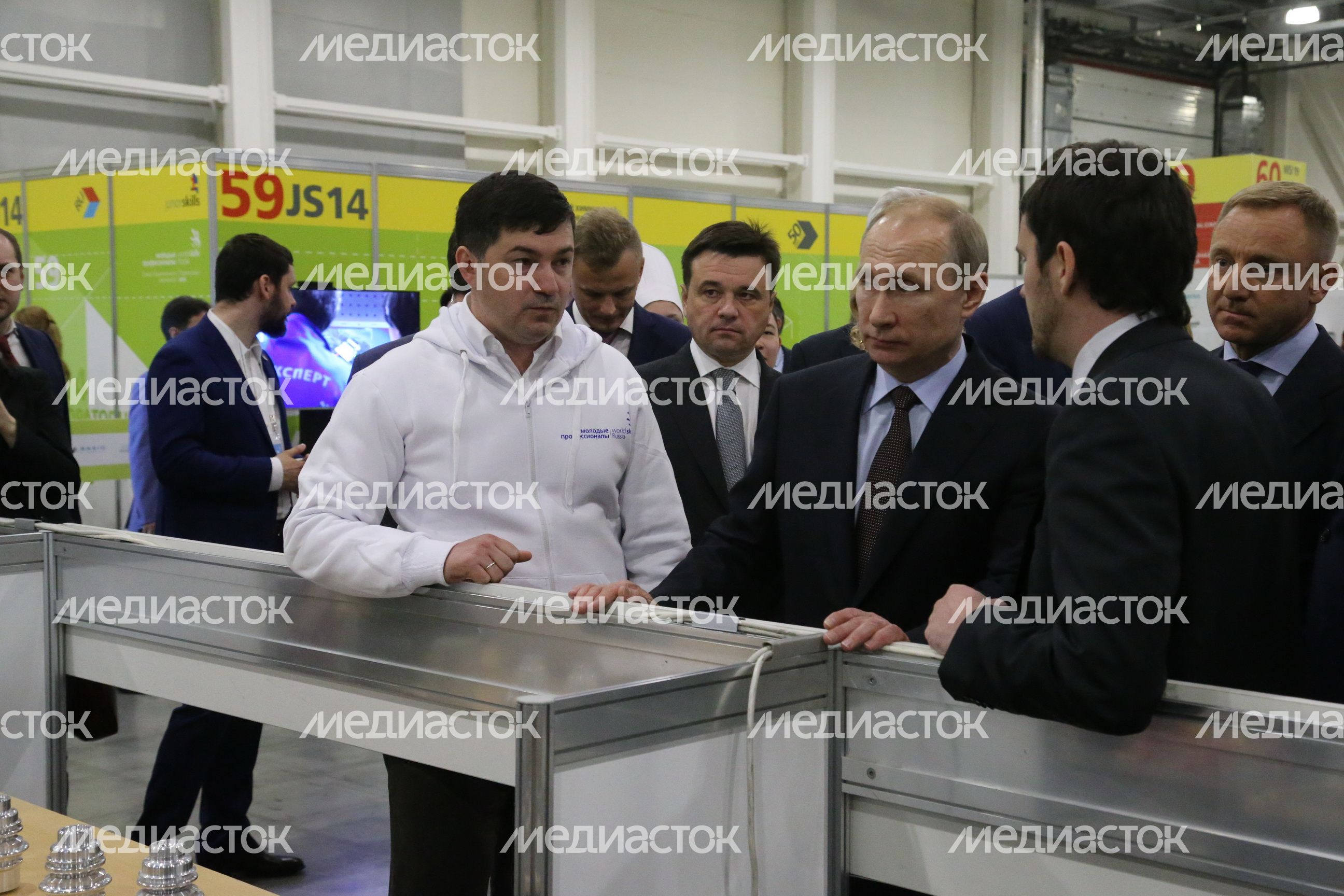 А. Воробьев и В. Путин посетили финал чемпионата рабочих профессий WorldSkills А. Воробьев и В. Путин посетили финал чемпионата рабочих профессий WorldSkills