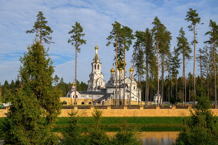 Храм Покрова Пресвятой Богородицы в поселке Туристический Пансионат округа Мытищи
