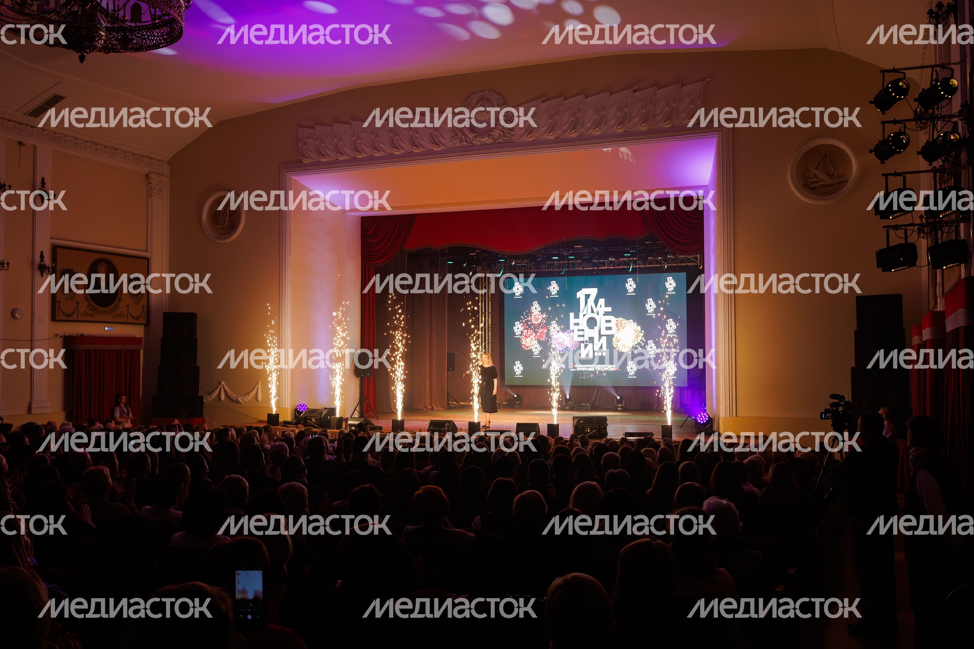 Концерт на открытии Международного кинофестиваля «17 мгновений…» в Павловском Посаде Концерт на открытии Международного кинофестиваля «17 мгновений…» в Павловском Посаде