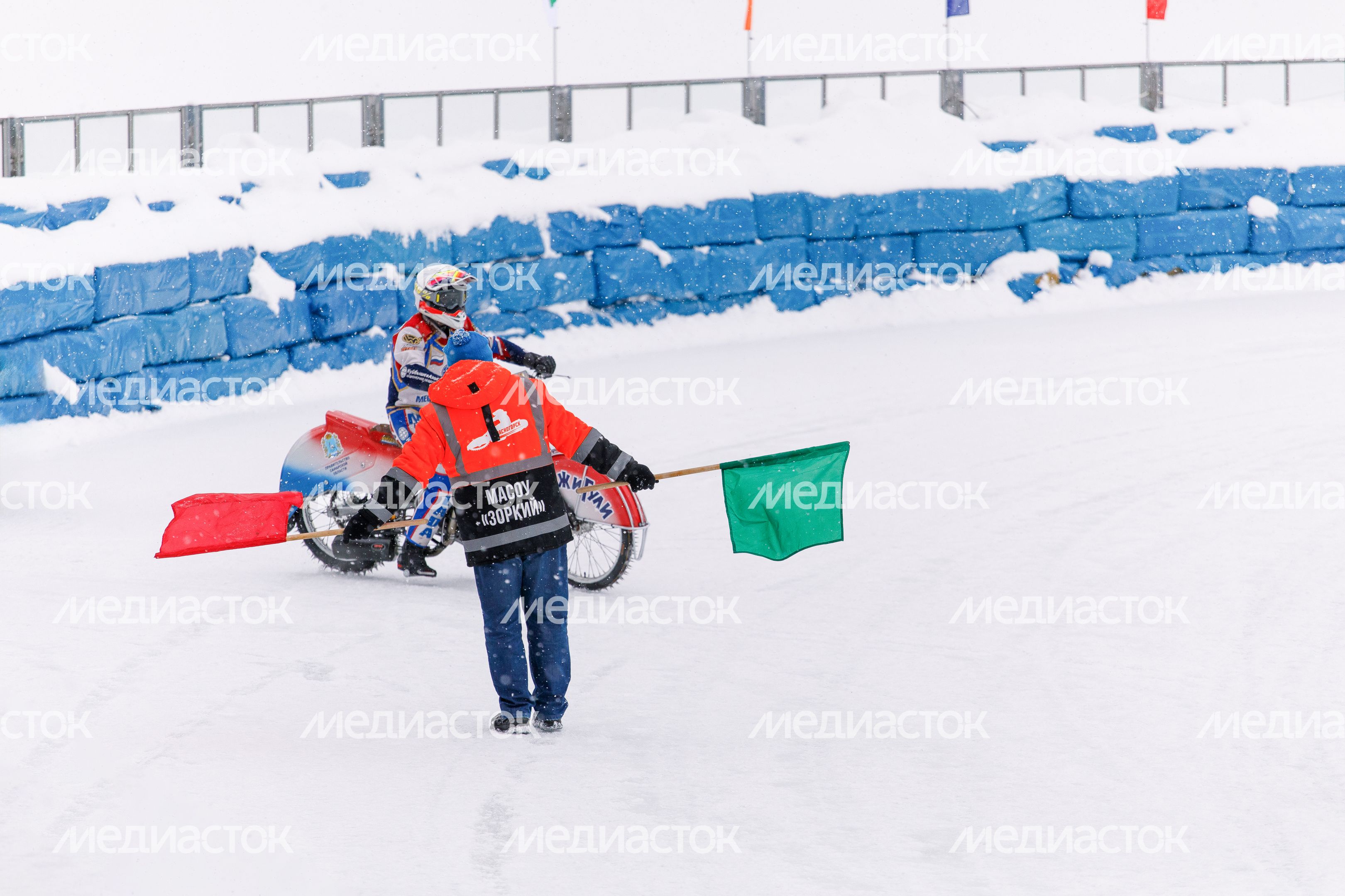 VI этап личного чемпионата России по гонкам на льду в Красногорске