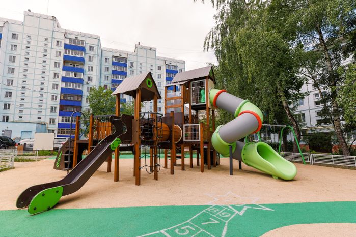 Благоустройство детской площадки на улице Дзержинского в Солнечногорске