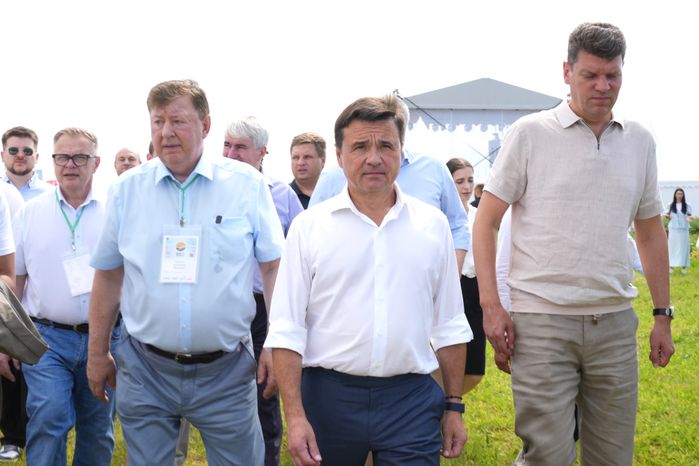 Андрей Воробьев посетил агропромышленную выставку "День поля Московской области"