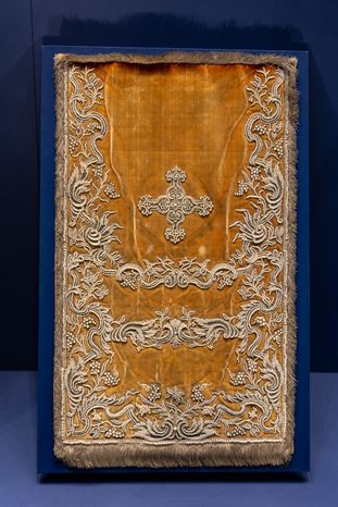 Экспозиция "Реликвии и сокровища Троице-Сергиевой Лавры XVIII-XIX"