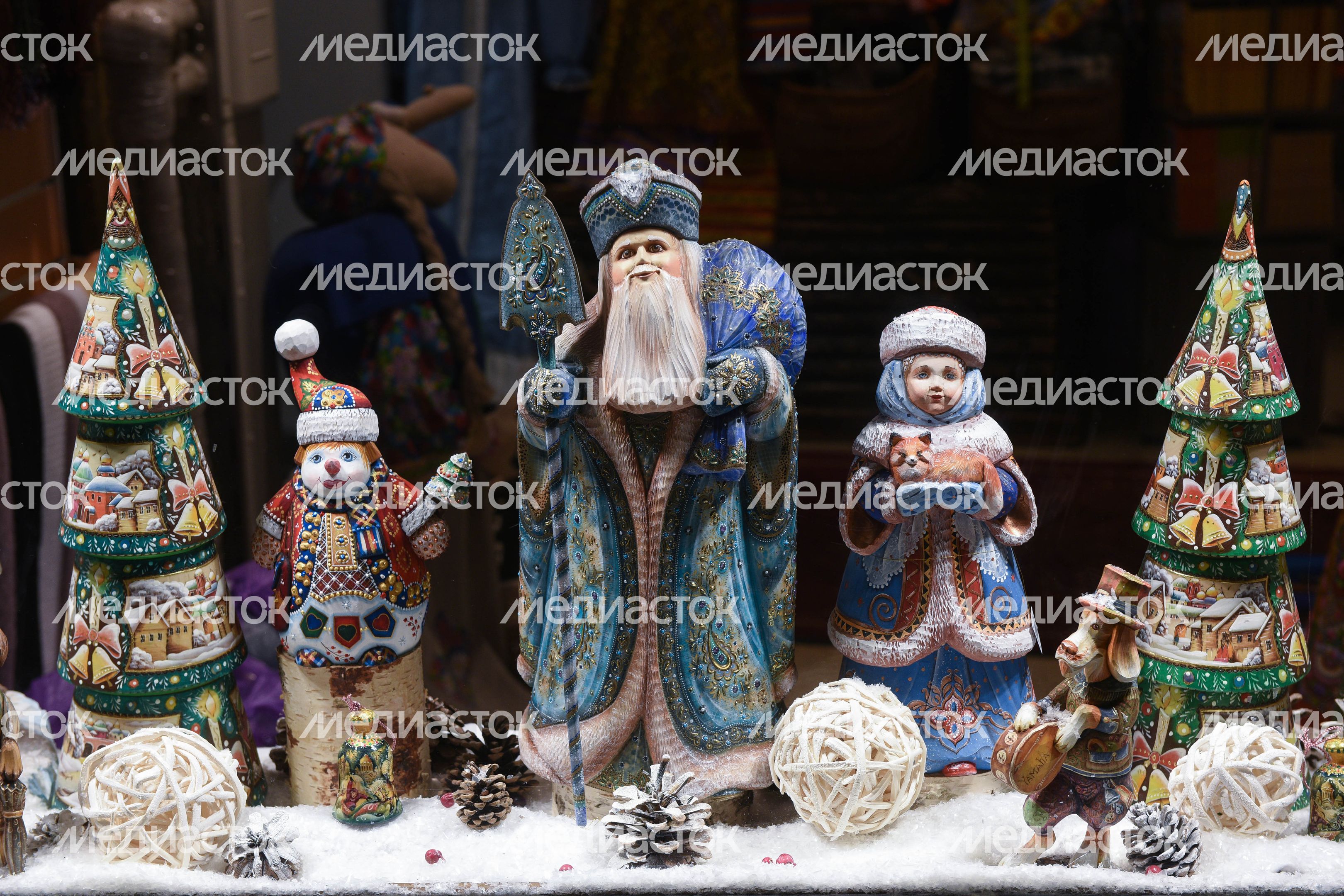 Самые яркие новогодние витрины Москвы