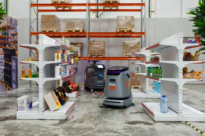 Промышленный робот-мойщик на технофестивале Startup Village 2026 в технопарке «Сколково»