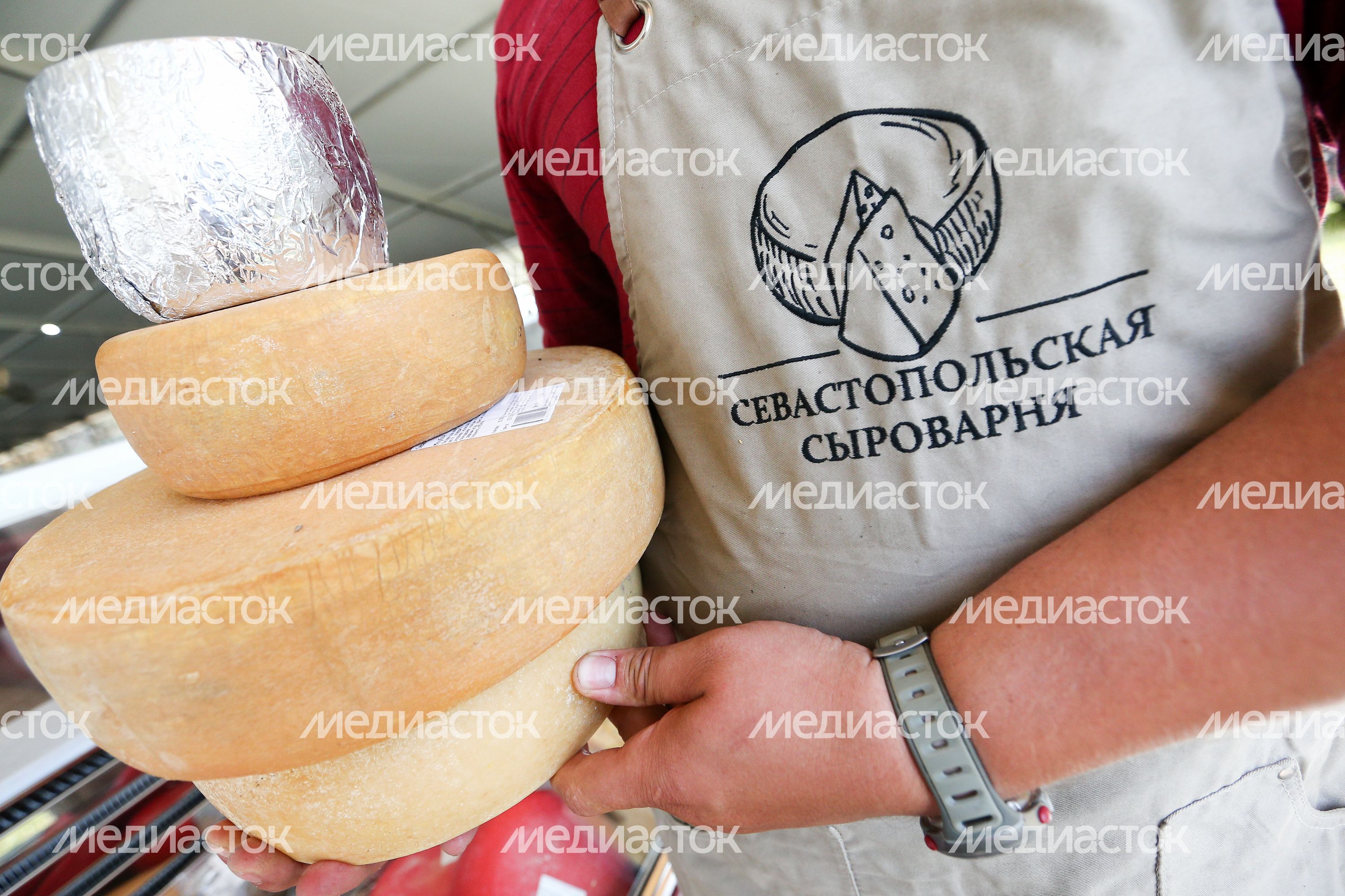 Проверка губернатором Подмосковья готовности к открытию IV Всероссийского фестиваля фермерской продукции «Сыр. Пир. Мир»