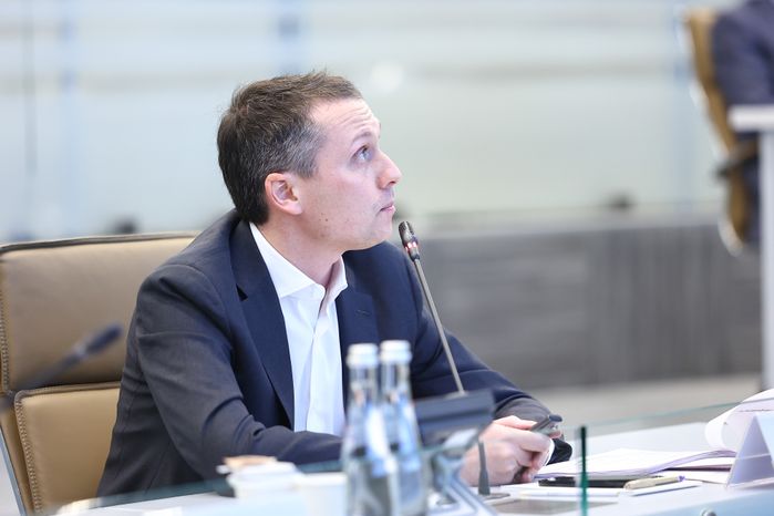 Михаил Хайкин на заседании правительства региона
