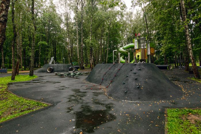 Детская площадка в городском парке культуры и отдыха Солнечногорска