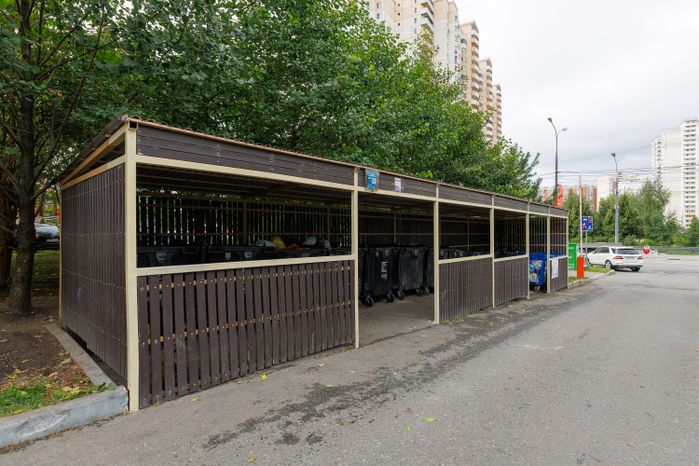 Модернизированные контейнерные площадки для мусора в Красногорске
