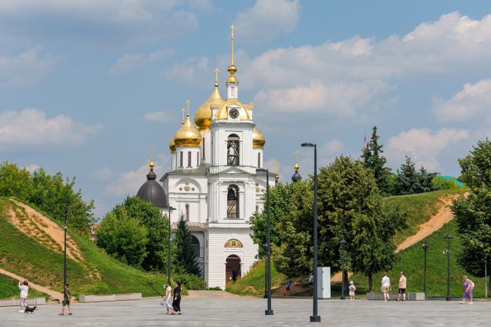 Александро-Невская церковь XIX века на Советской площади в Дмитрове