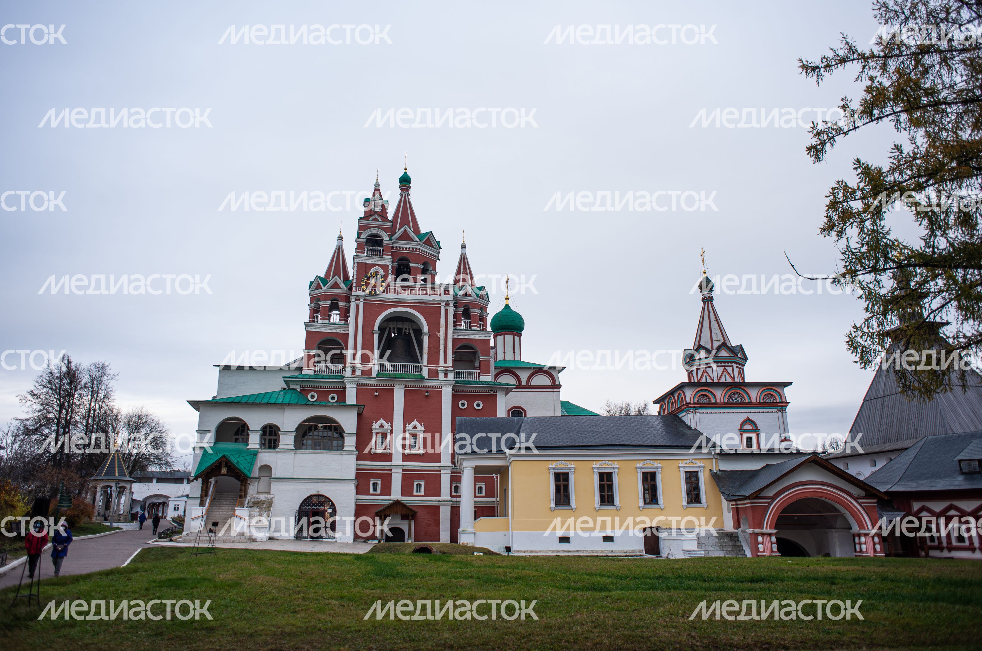 Осенние виды Саввино-Сторожевского Монастыря