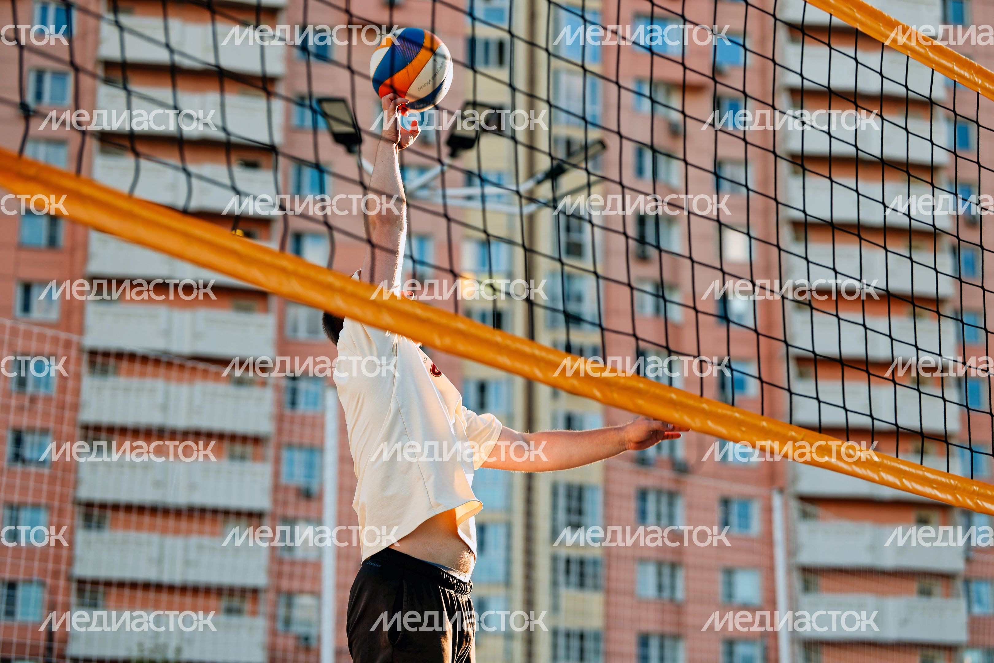 Пляжный волейбол на новой площадке «Пойма volley» в Красногорске Пляжный волейбол на новой площадке «Пойма volley» в Красногорске