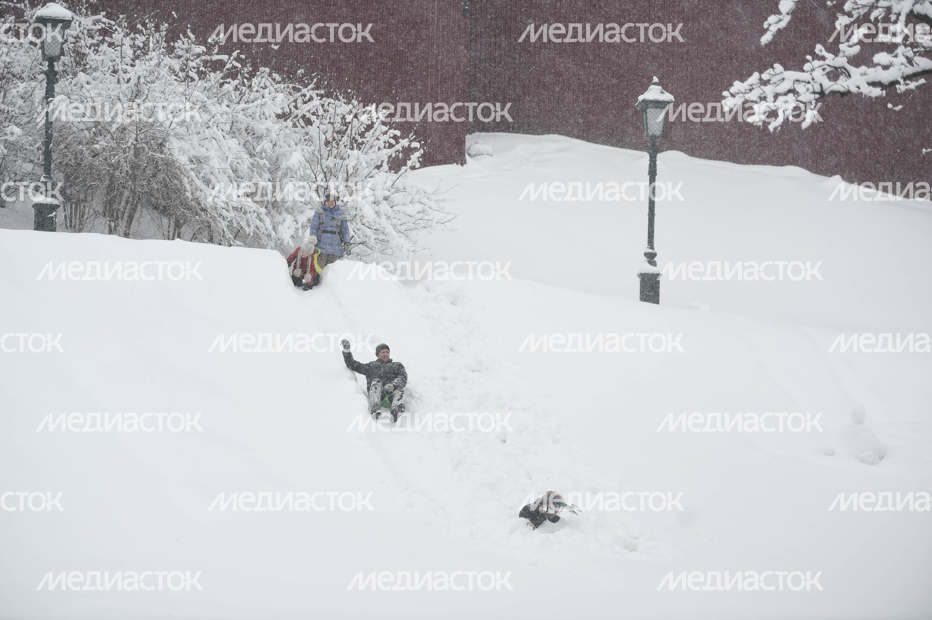 Рекордный снегопад в Москве и Подмосковье