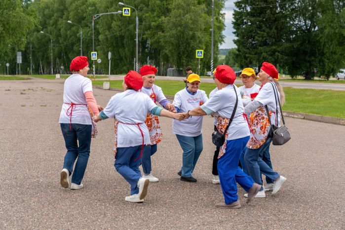 Развлекательная программа для гостей гастрономического фестиваля «Каша из топора на полях Бородина» на Бородинском поле