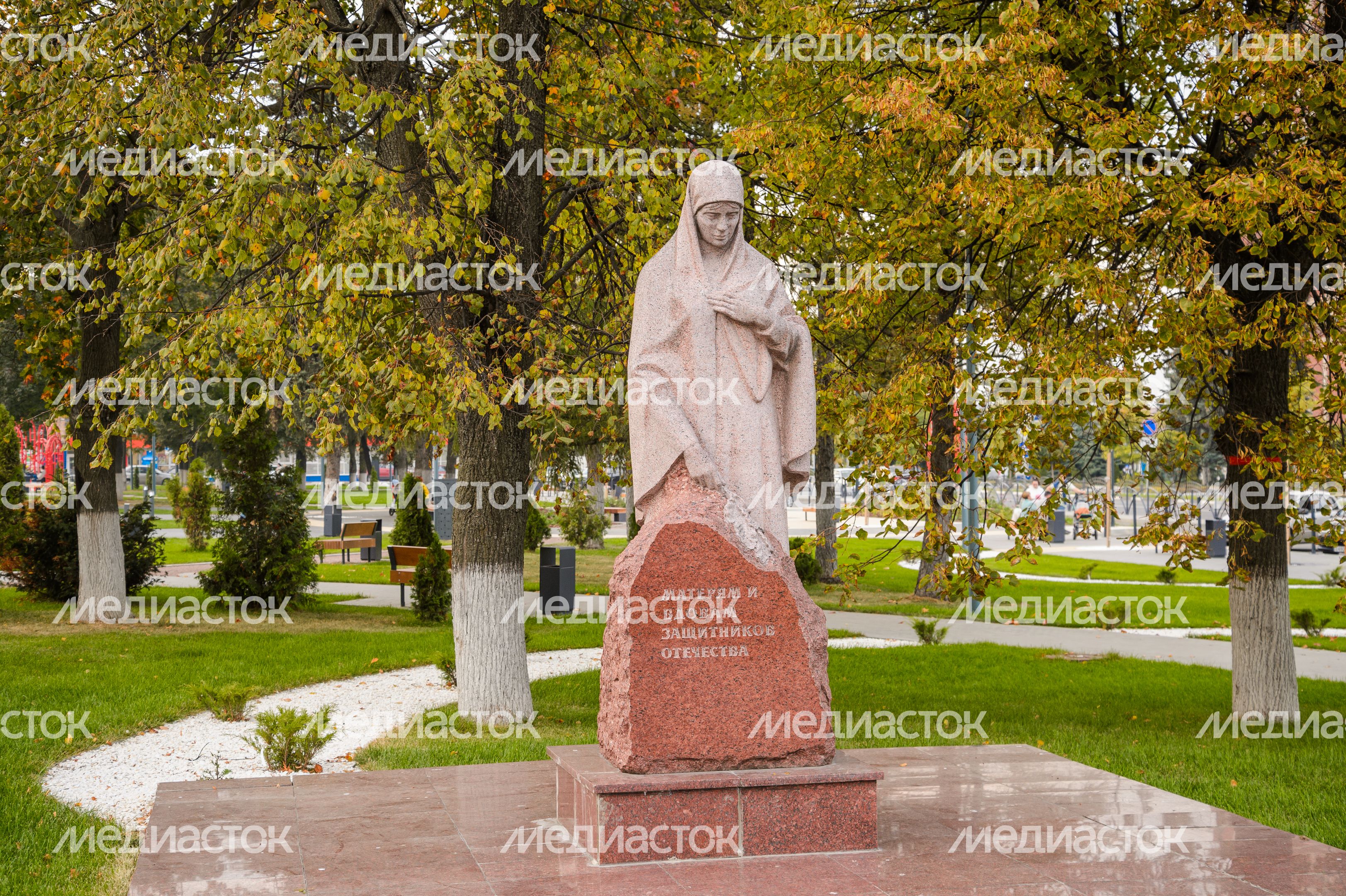 Бронницы. Памятник Матерям и вдовам защитников Отечества Бронницы. Памятник Матерям и вдовам защитников Отечества