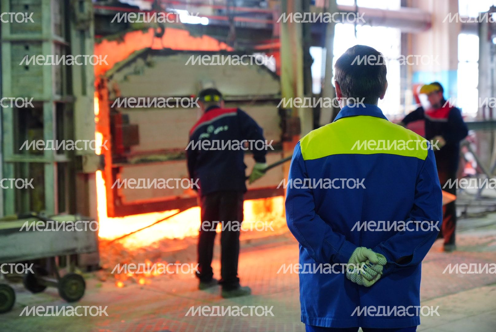 Посещение губернатором завода оптического стекла в Лыткарино