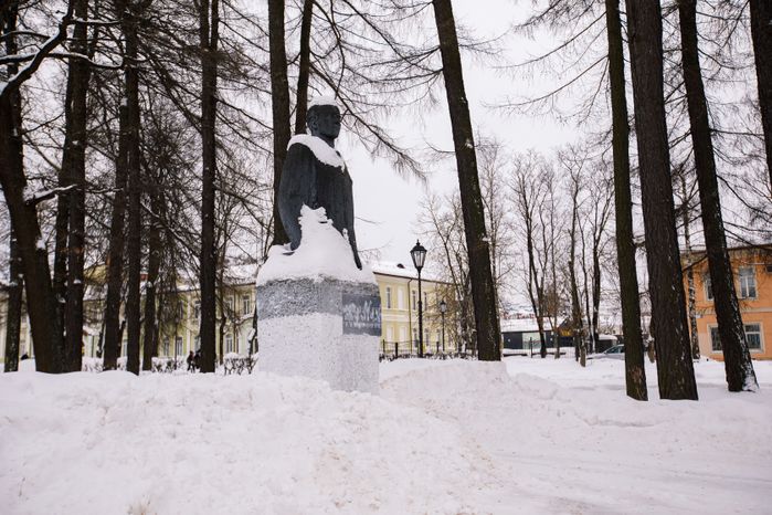 Сергиев Посад. Памятник В.М. Загорскому