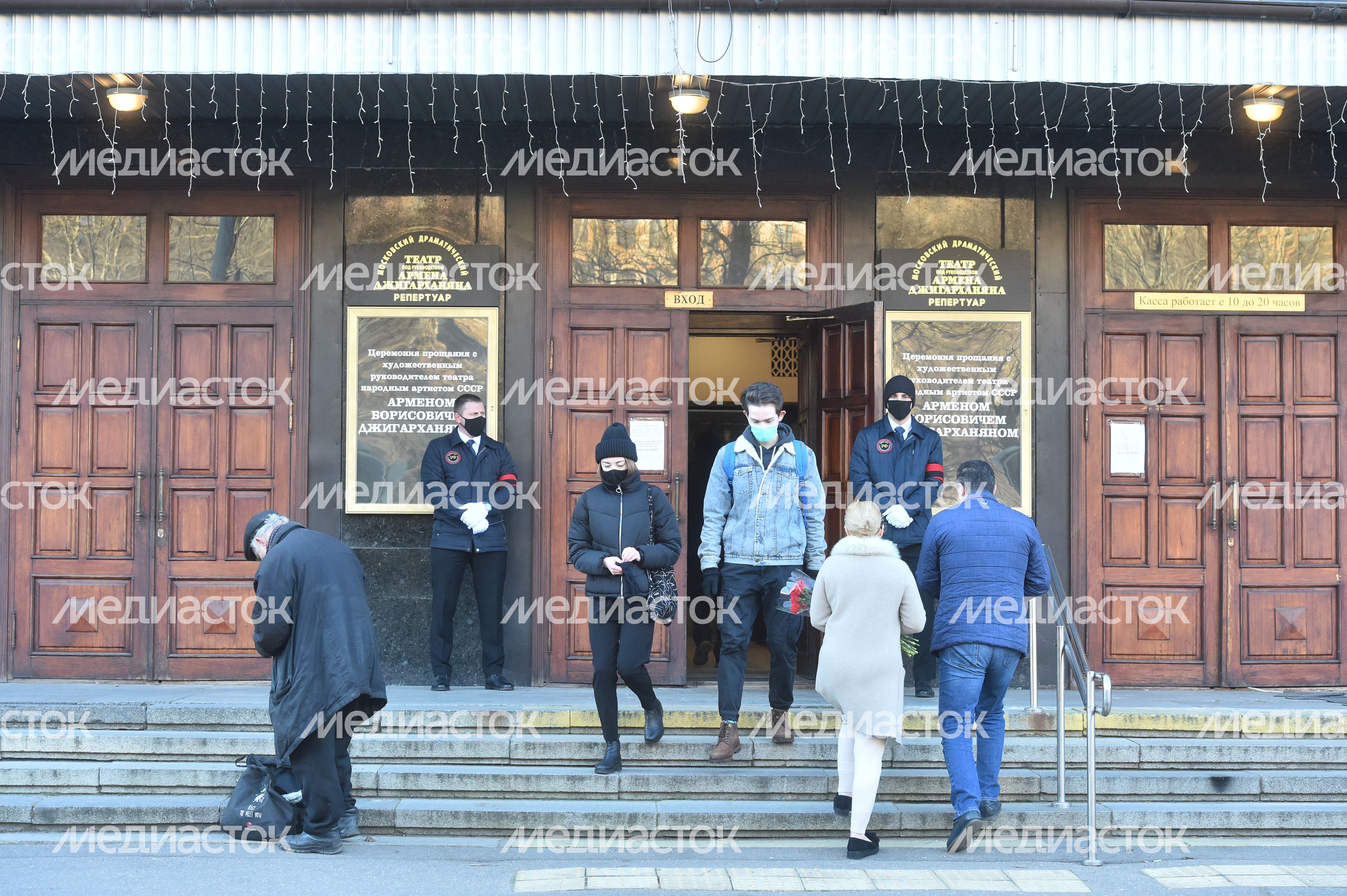Церемония прощания с Арменом Джигарханяном в Москве
