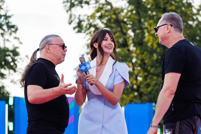 Группа "Рок-острова" на открытии VK Fest -2024 в московских "Лужниках"