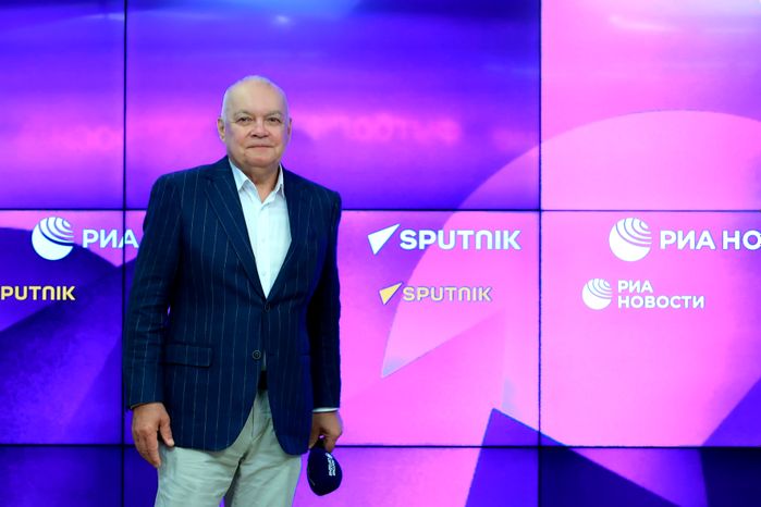 Андрей Воробьев вручил Дмитрию Киселеву Орден «За заслуги перед Московской областью» I степени
