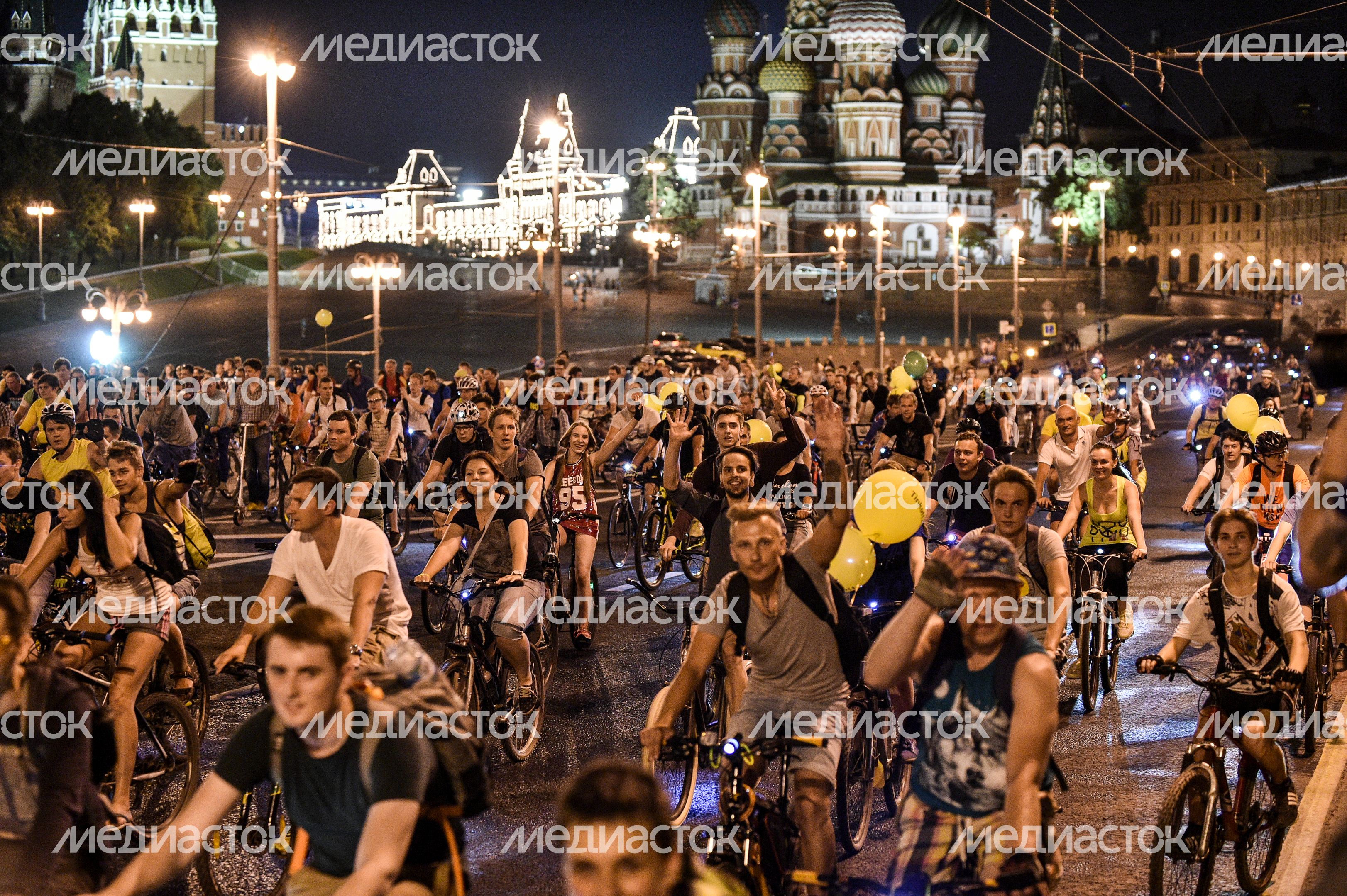 Второй ночной велопарад в Москве