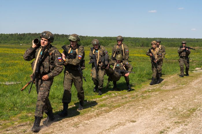 Военно-техническая игра "Арт-дуэль-2024" на аэродроме Волосово