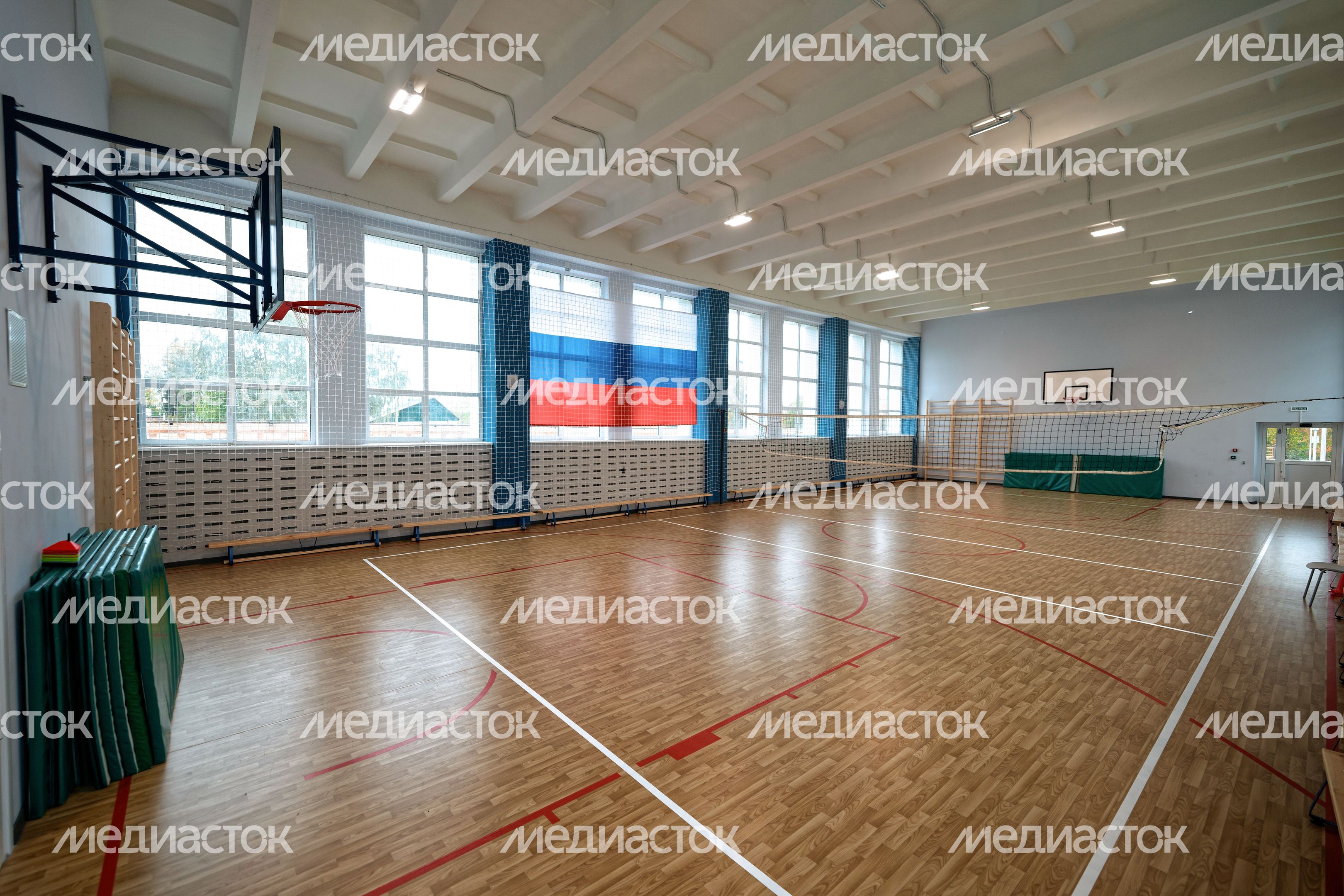 Спортивный зал Менделеевской средней школы в округе Солнечногорск после капитального ремонта Спортивный зал Менделеевской средней школы в округе Солнечногорск после капитального ремонта
