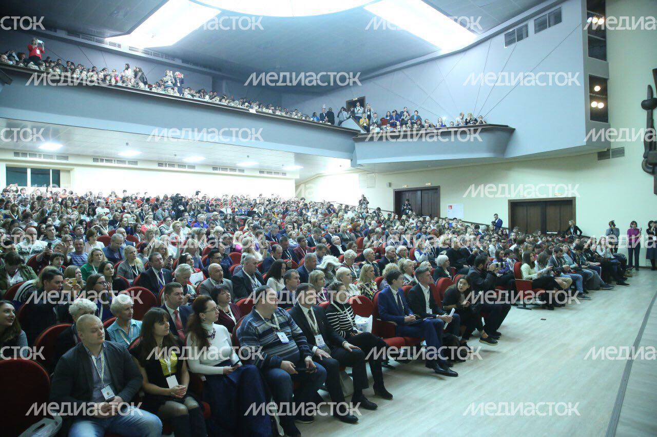 Губернатор открыл форум волонтеров в Реутове