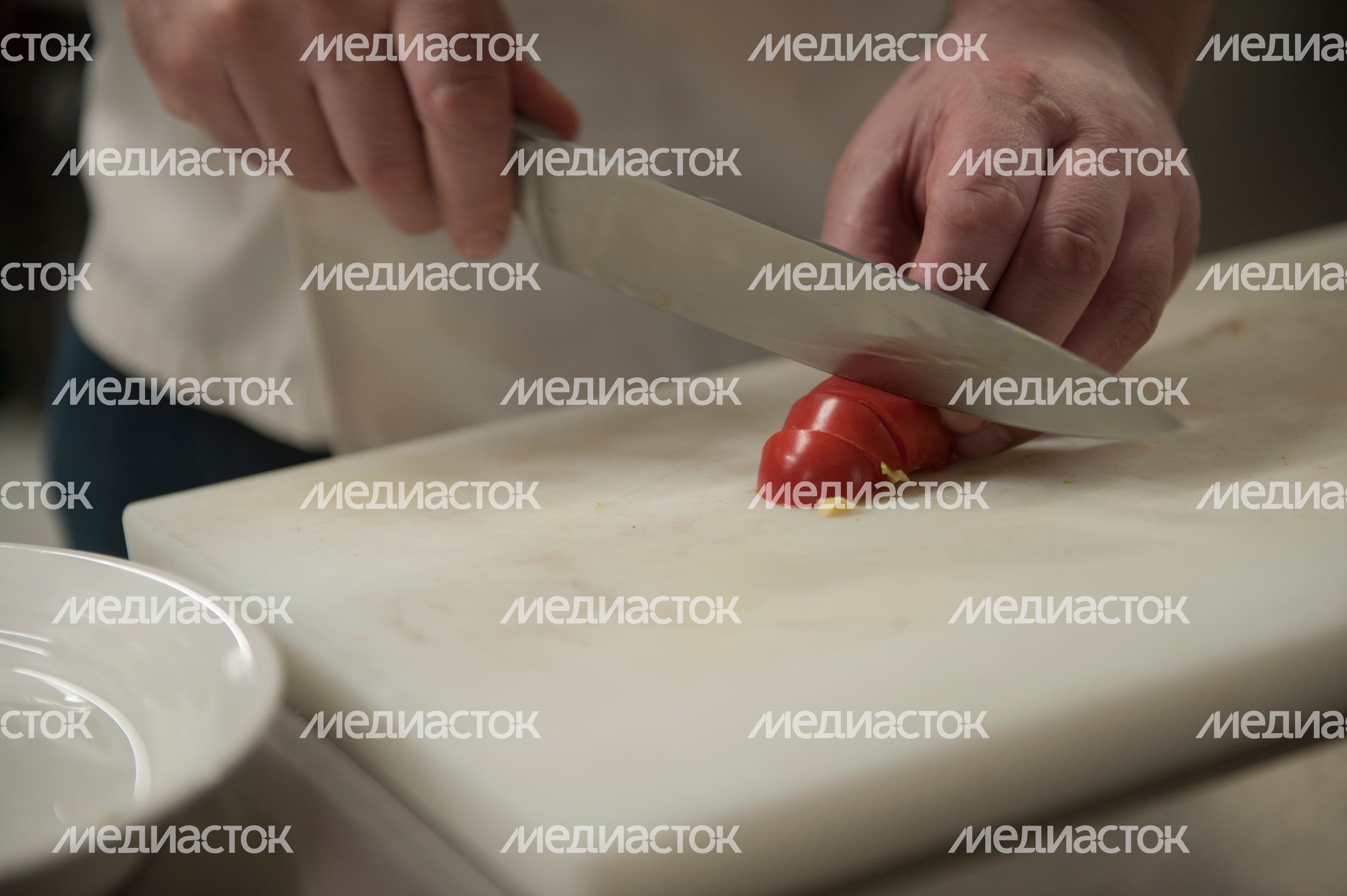 Приготовление чиабатты с хумусом и овощами Приготовление чиабатты с хумусом и овощами