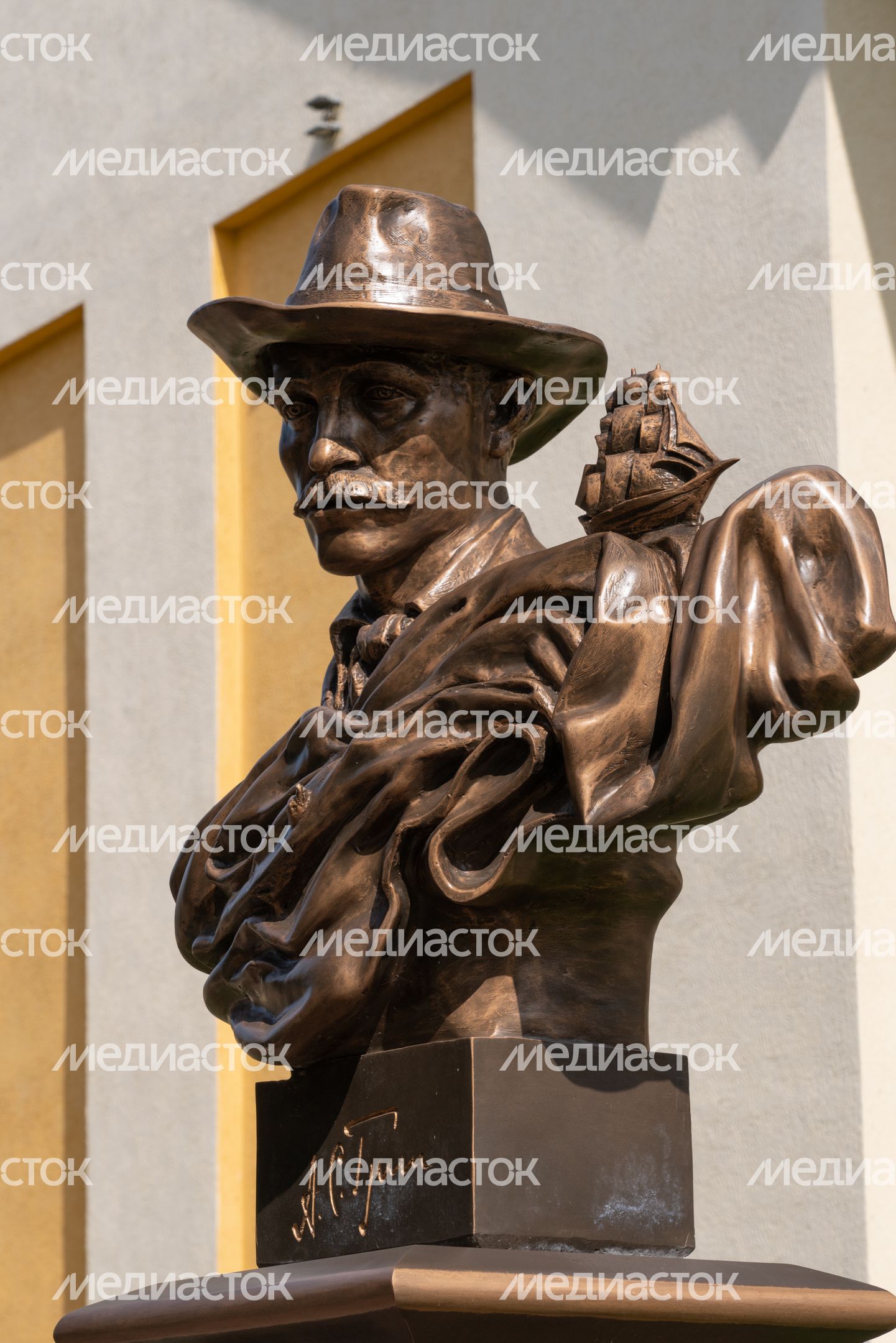 Лотошино. «Аллея русской литературы» Лотошино. «Аллея русской литературы»