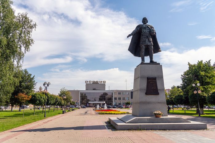 Памятник серпуховскому князю Владимиру Храброму в Серпухове