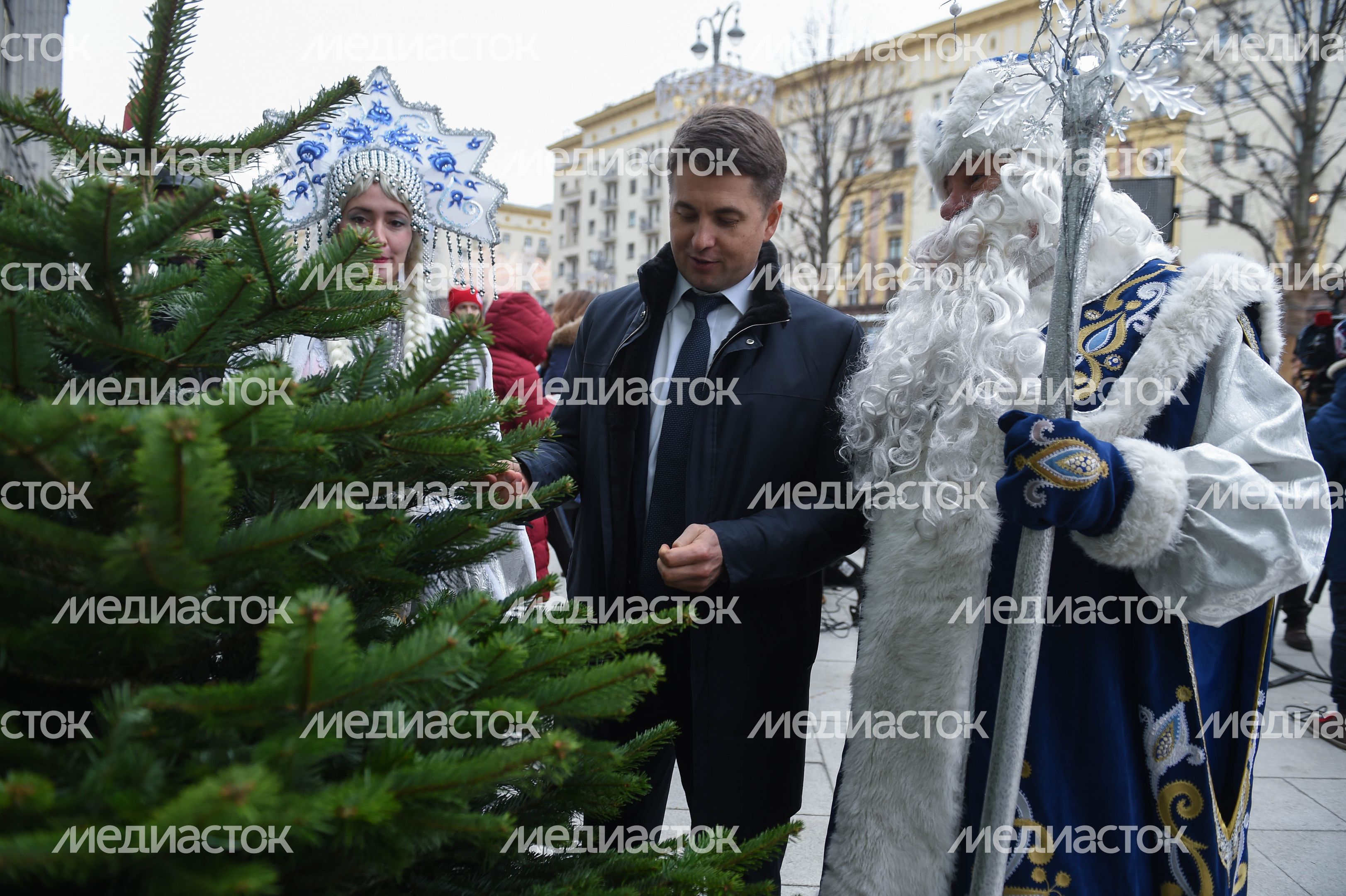 Открытие елочных базаров в Москве