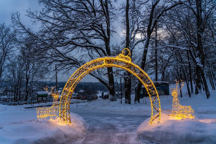 Новогоднее украшение парка «Городок» в Рузе