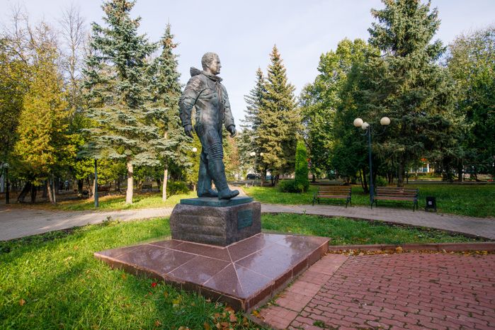 Краснознаменск. Памятник космонавту Герману Титову