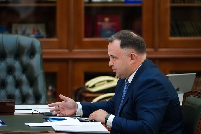 Андрей Воробьев обсудил развитие Власихи с главой ЗАТО Германом Потапчуком