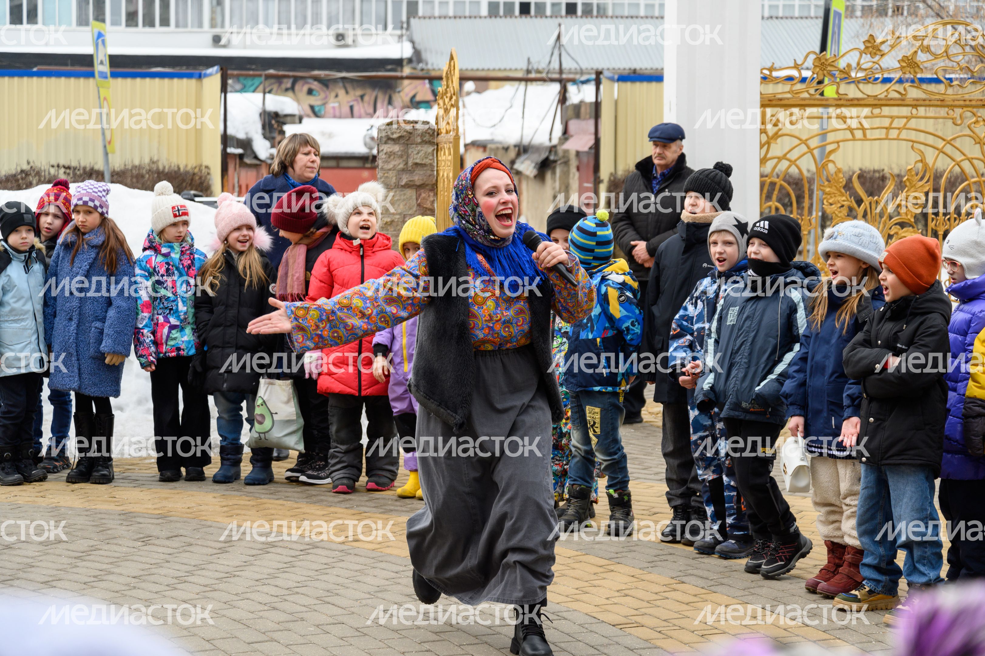Мытищи. Театр кукол "Огниво". Проводы широкой Масленицы и спектакль "Старая сказка"