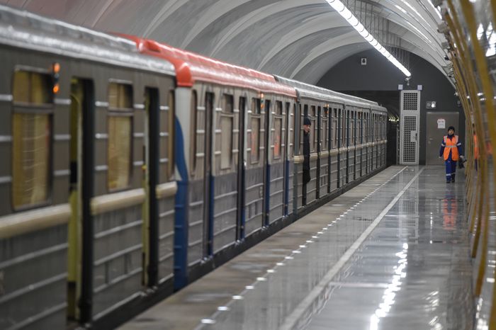 Подтопление станции метро Окружная на севере Москвы