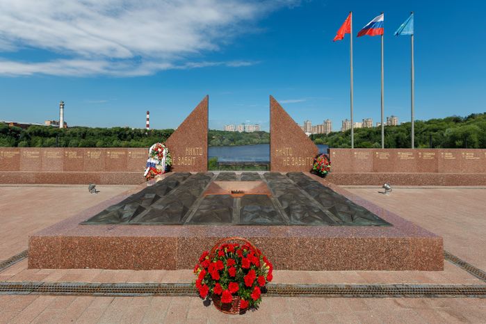 Мемориал воинам-раменцам, погибшим в годы Великой Отечественной войны, на набережной Борисоглебского озера в Раменском