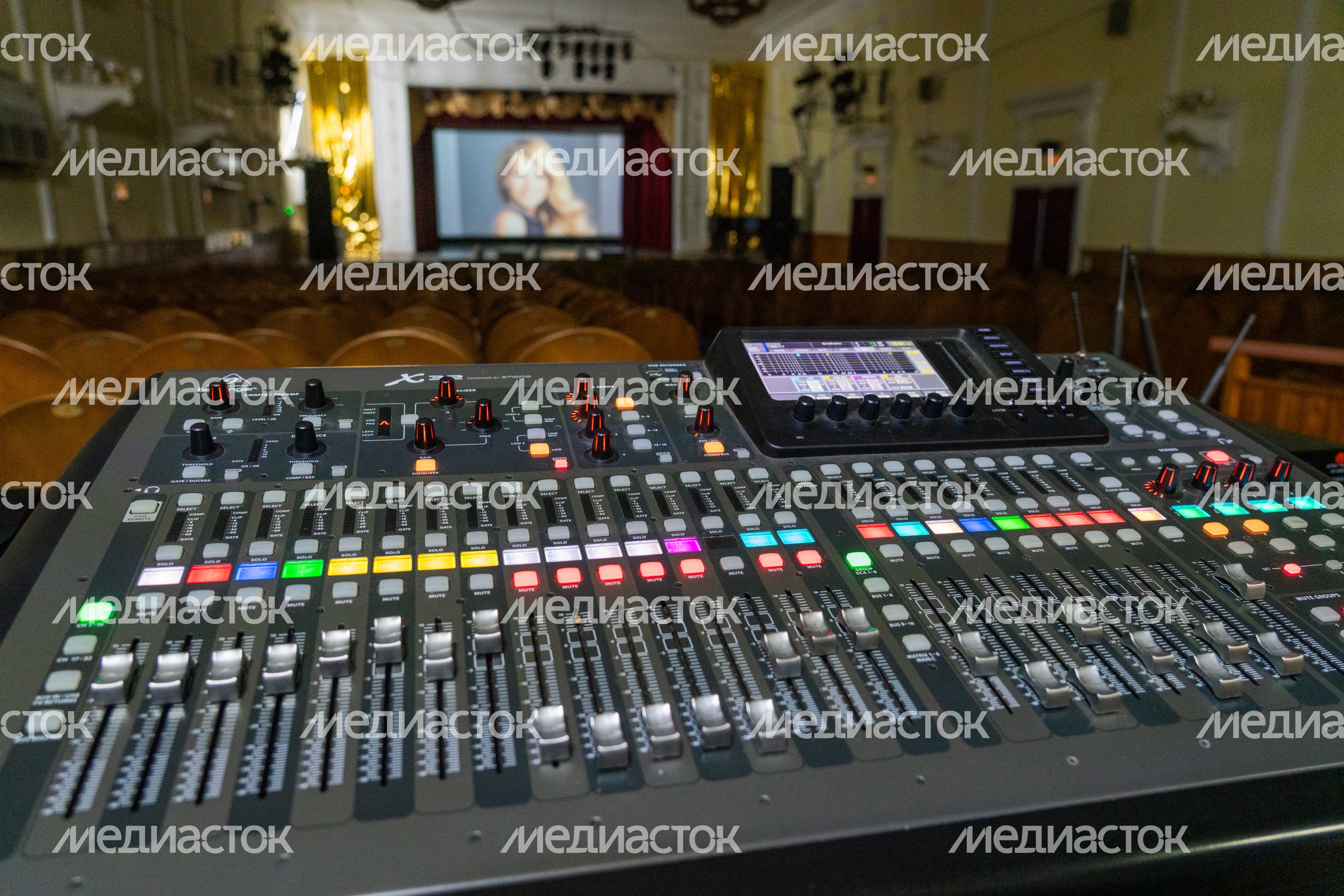 Пульт звукорежиссера концертного зала Городского центра народного творчества и досуга «Лепсе» – умного ДК