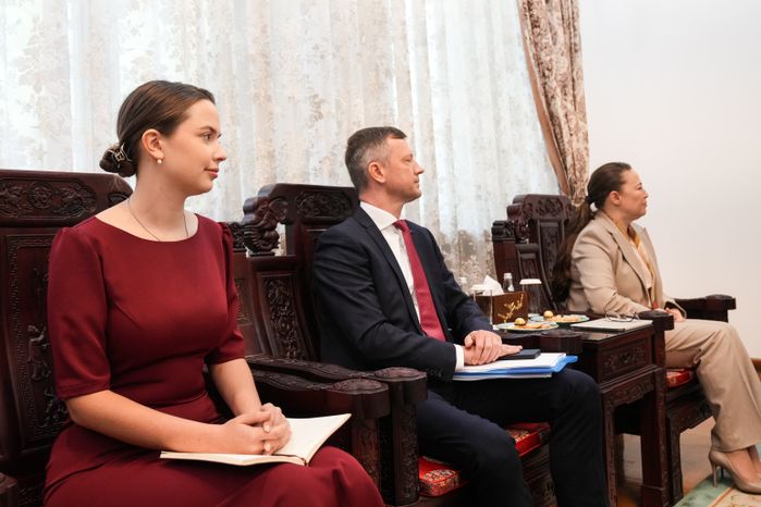 Андрей Воробьев и чрезвычайный полномочный Посол КНР в РФ Чжан Ханьхуэй обсудили сотрудничество